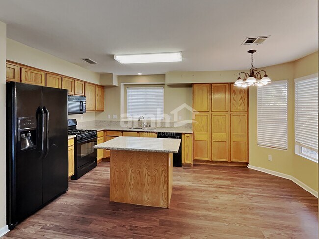 Foto del edificio - 909 Hornbeak Ct