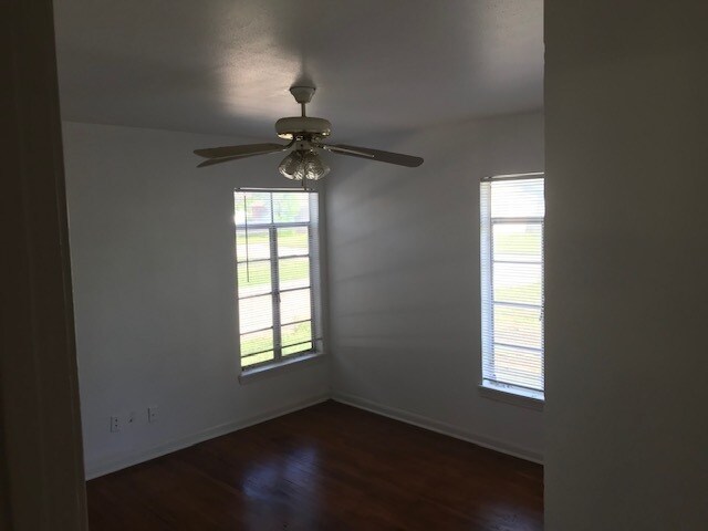 Building Photo - Close to Woodlawn Lake - Cute Home