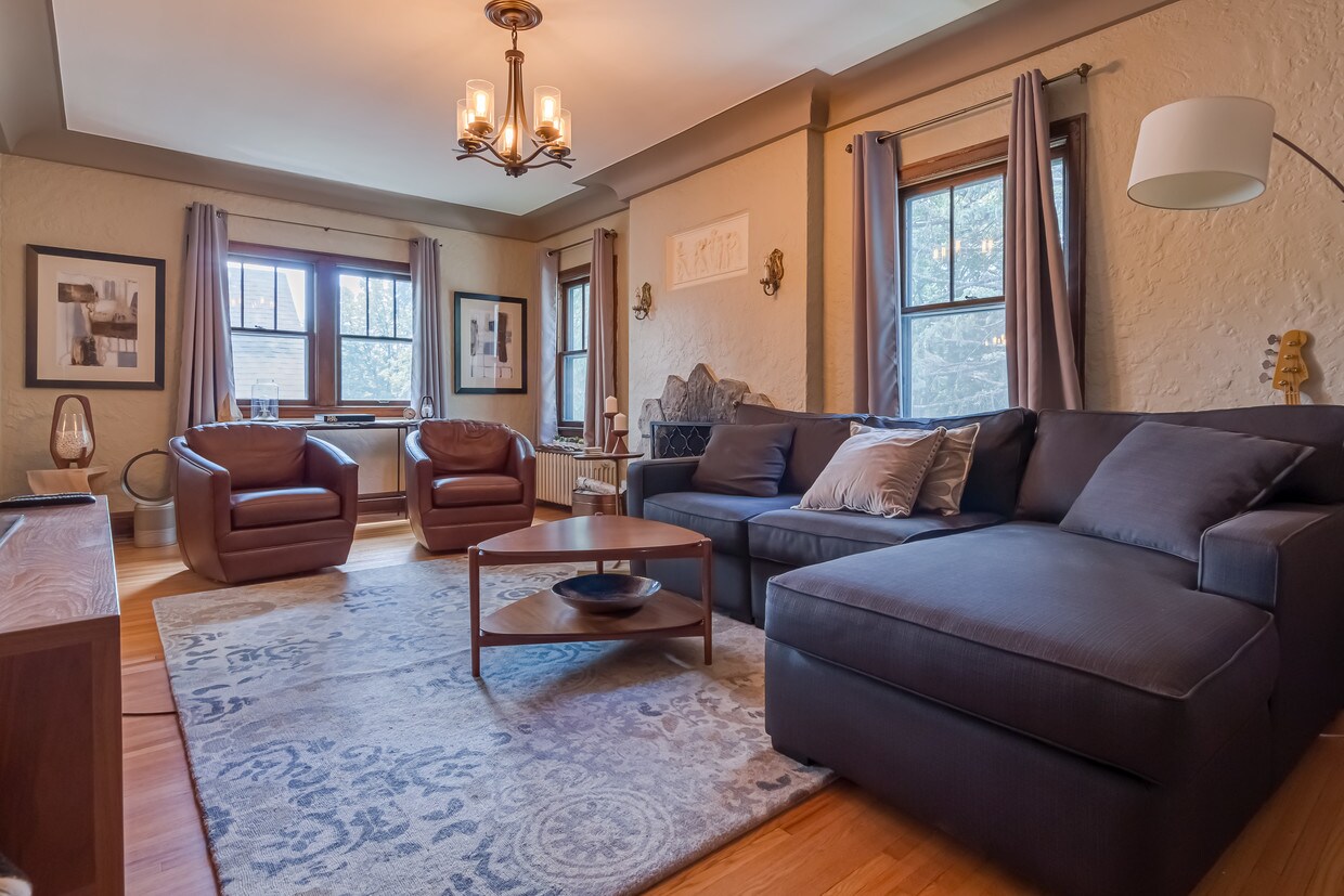 Foto principal - 3535 Harriet Ave