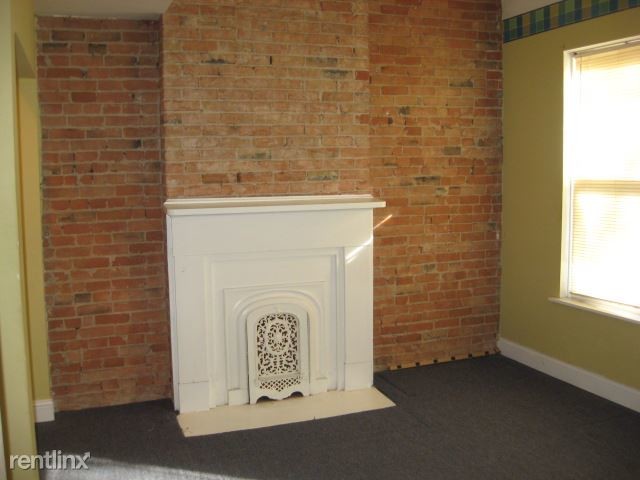 Building Photo - 2 br, 1.5 bath Townhome - 1410 Laidlaw Ave