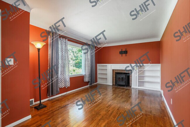 Foto del edificio - 2864 Foster - Updated Home!