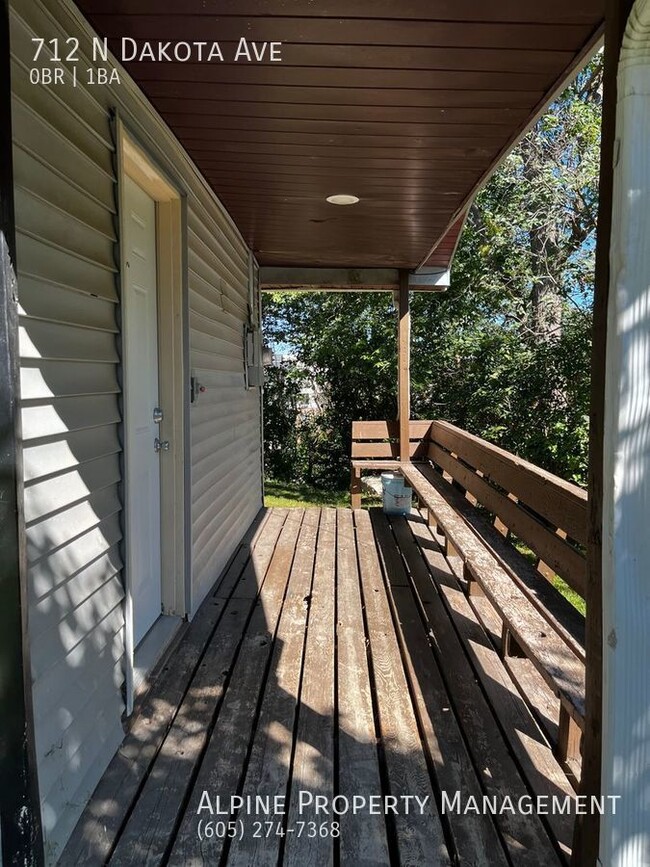 Building Photo - Studio Home For Rent!!