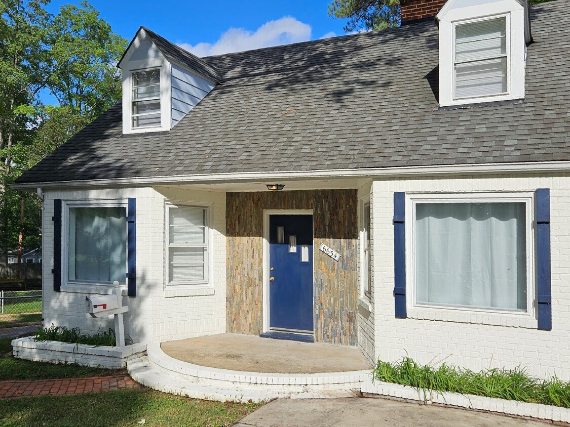 Primary Photo - 4 BR, 2 BA Near University of Richmond