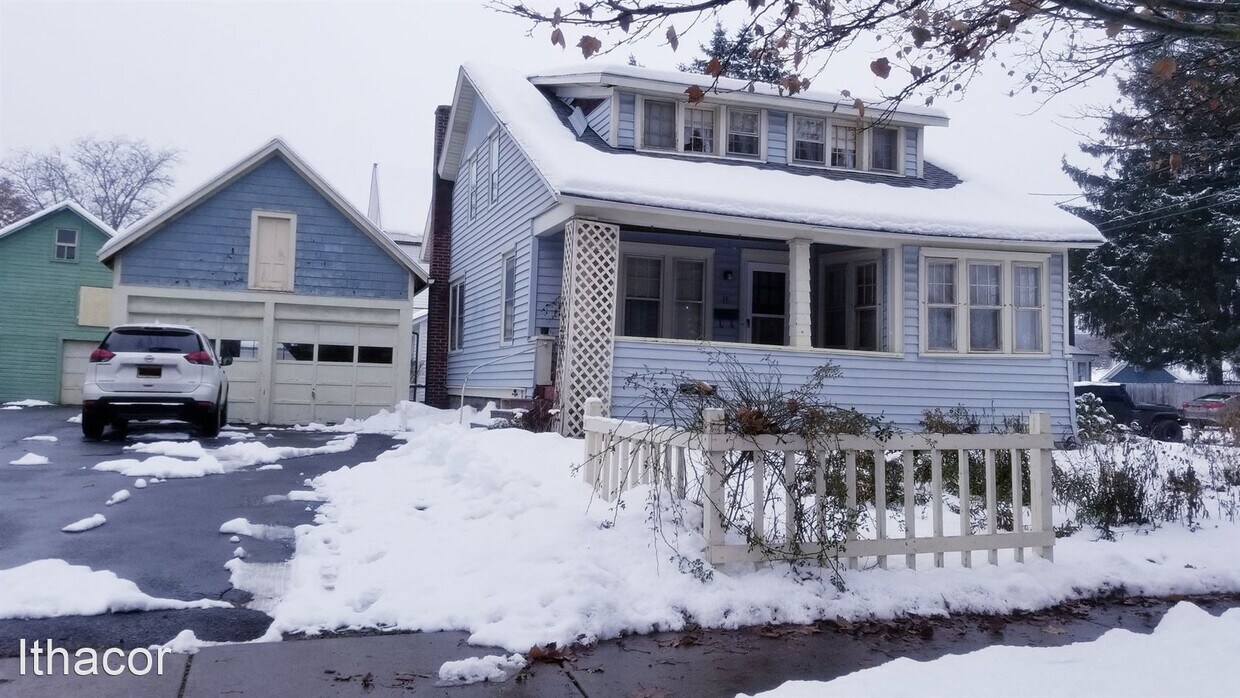 Foto principal - 4 br, 1.5 bath House - 15 Broadway Ave