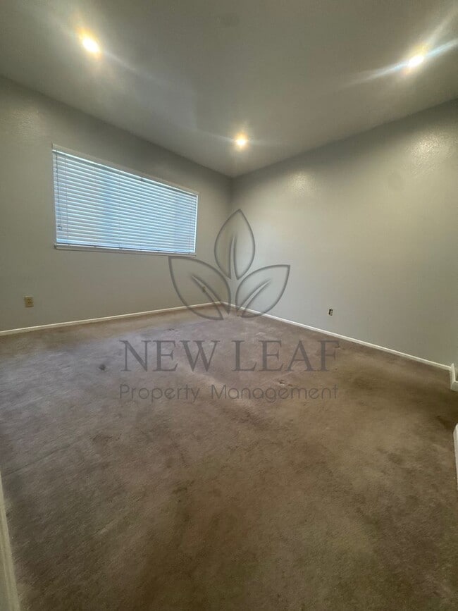 Foto del edificio - Stunning 2 Bedroom in the Heart of Ontario