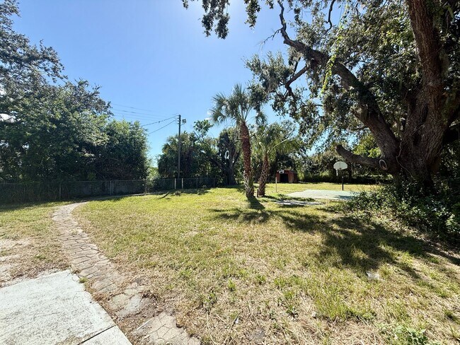 Foto del edificio - Four Bedroom Bradenton Rental - Large Yard