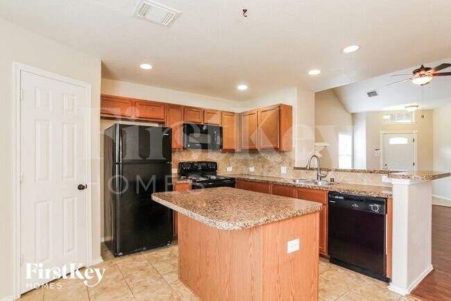 Foto del edificio - 18490 Sunrise Pines Dr