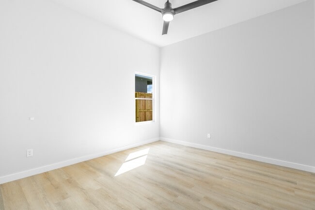 Foto del edificio - 5312 W Northwood St