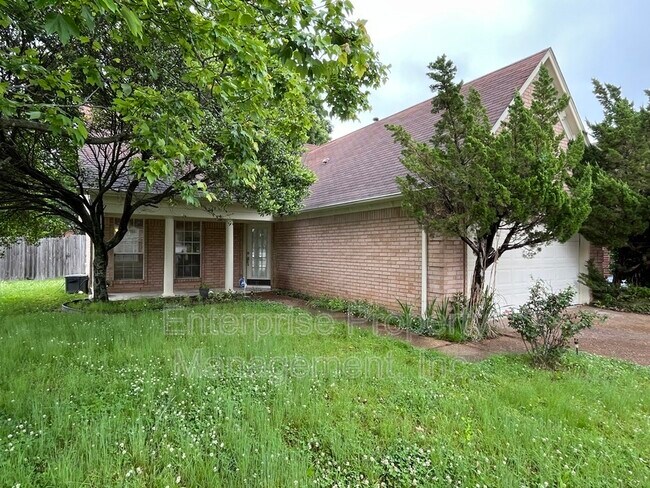 Building Photo - 8642 Pantherburn Cir N