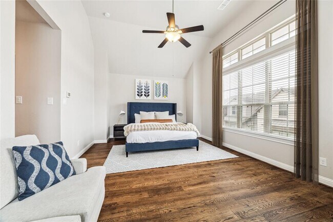 Foto del edificio - 3510 Vista Terrace Ln