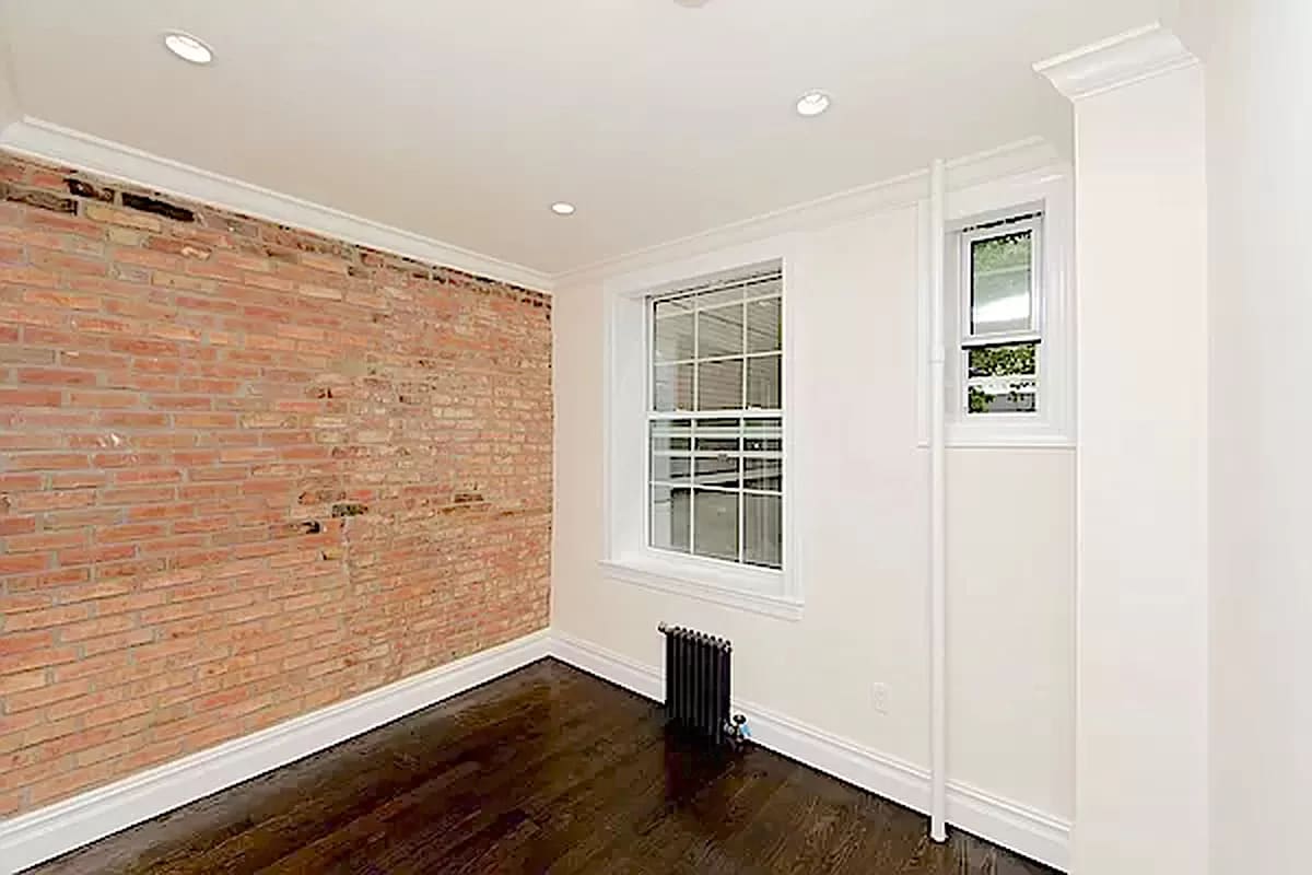 Building Photo - 454 W 19th St