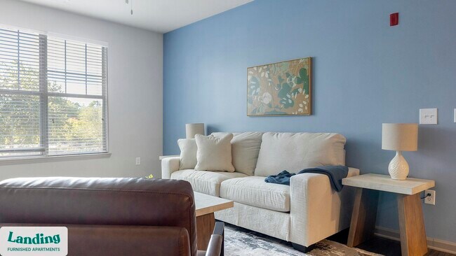 Foto del edificio - 900 E Six Forks Rd