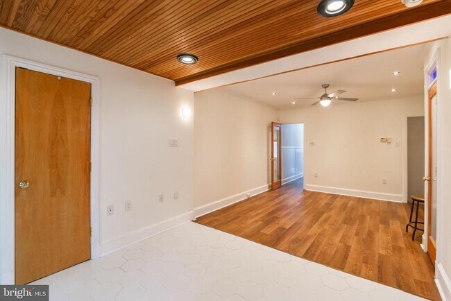 Building Photo - 2203 Pemberton St