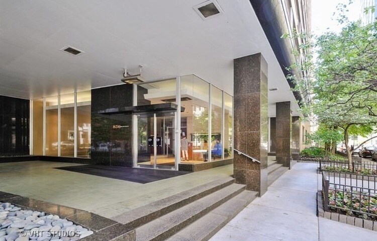 Fachada del edificio - 850 N Dewitt Pl