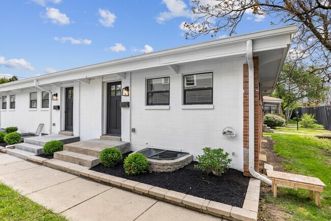 Exterior - 564 W 2nd Ave