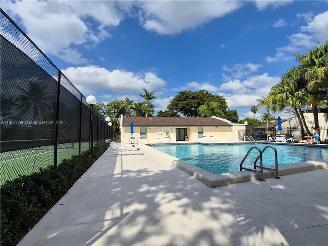 Building Photo - 10904 SW 72nd St