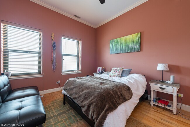 Foto del edificio - 4050 N Lincoln Ave