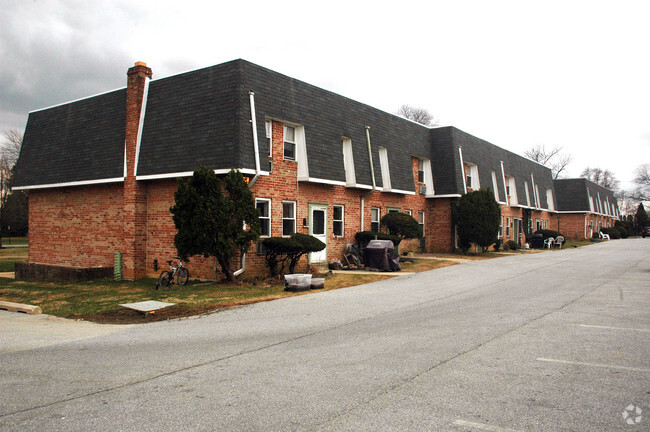Building Photo - Willow Bend