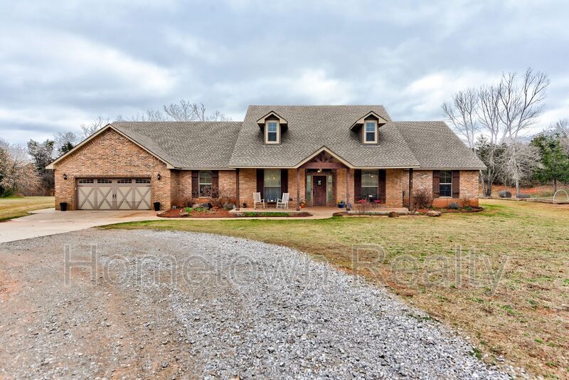 Primary Photo - 5600 Royal Dr