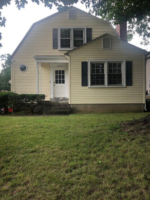 Foto principal - 1241 Schiller Ave