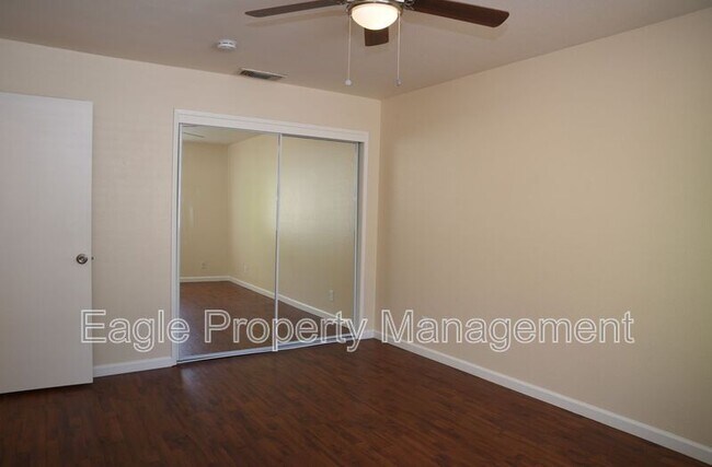 Foto del edificio - 8252 Center Pkwy