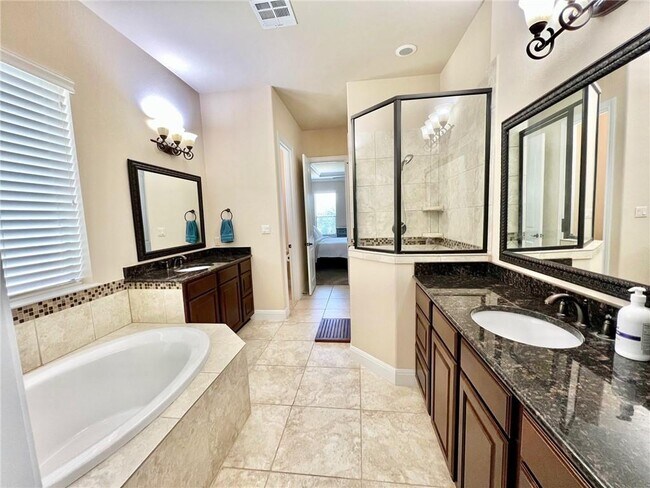 Foto del edificio - 422 Indianwood Dr