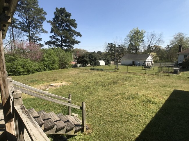Building Photo - MOVE IN SPECIAL: 1/2 OFF 1ST MONTHS RENT
