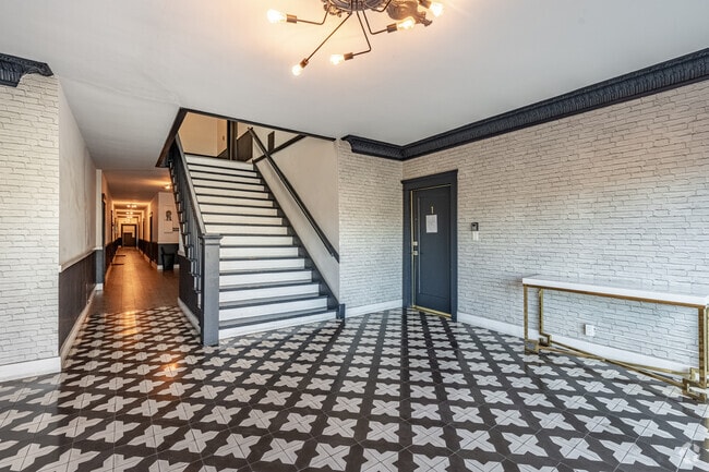 Lobby - 747 S New Hampshire