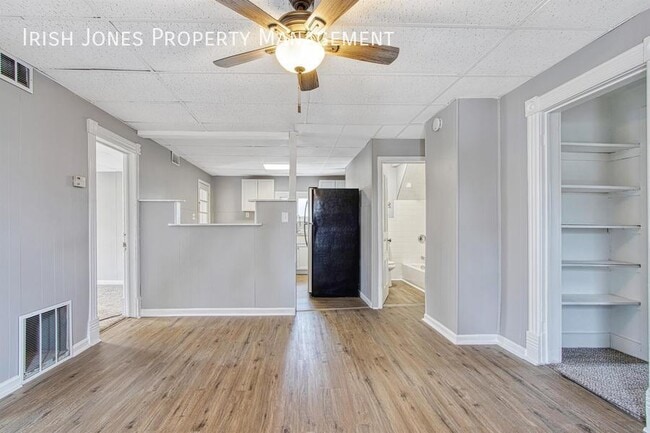 Building Photo - 152 Stevens St