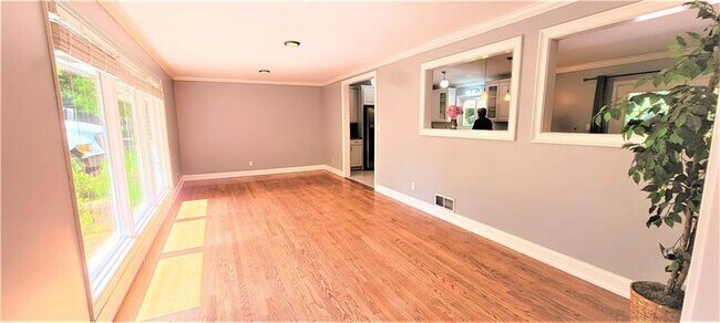 Building Photo - 4488 N Peachtree Rd