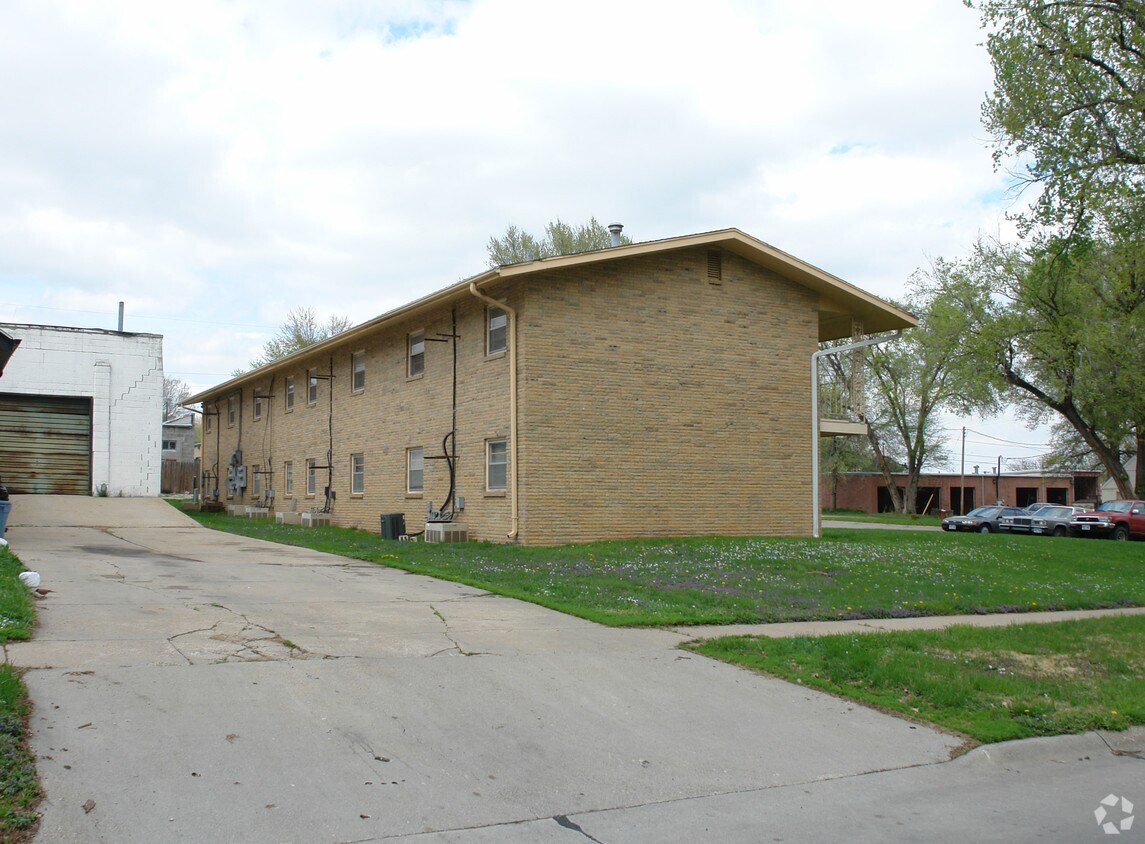 Building Photo - 2220 Wayne St