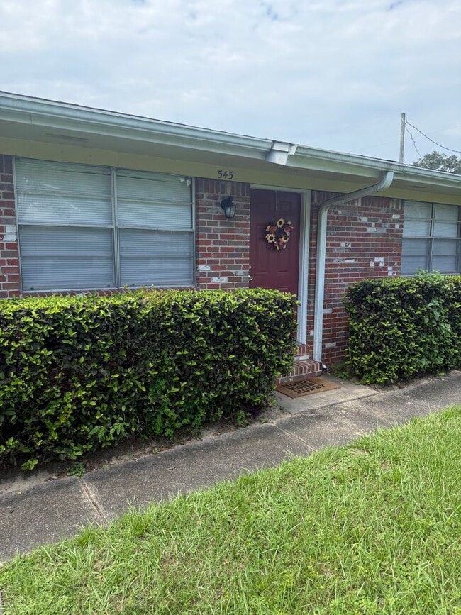 Building Photo - 545B Hickory Avenue