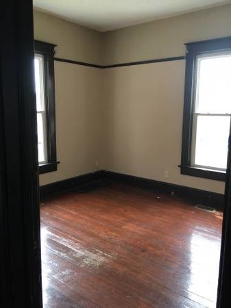 Building Photo - 505 S 4th St