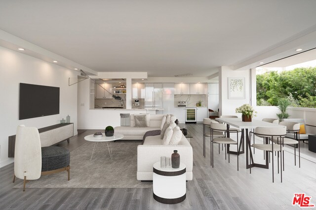 Foto principal - 8787 Shoreham Dr