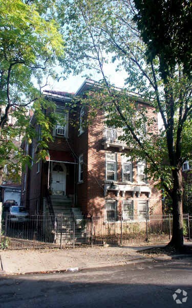 Foto principal - 2768 Webb Ave