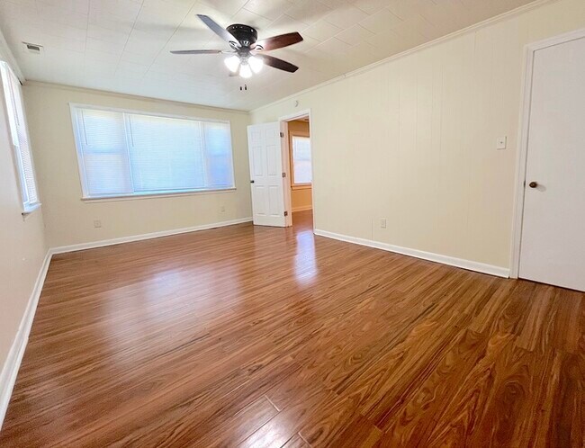 Building Photo - Charming 3-Bedroom Home for Rent