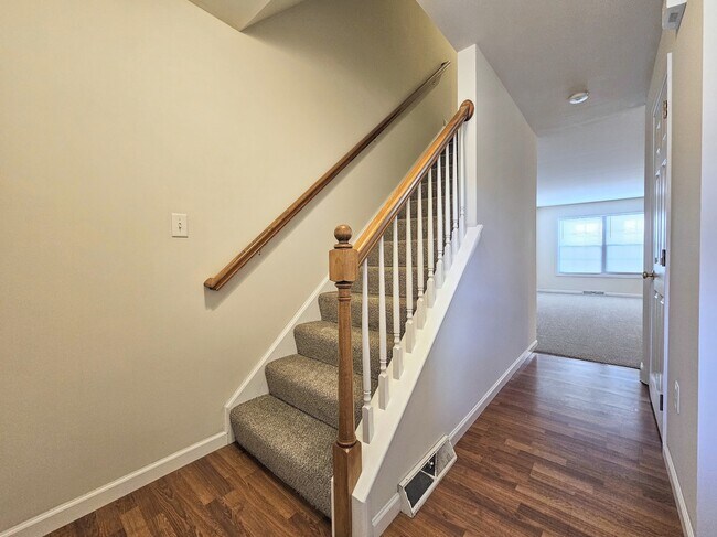 Foto del edificio - 157 Marble Ave