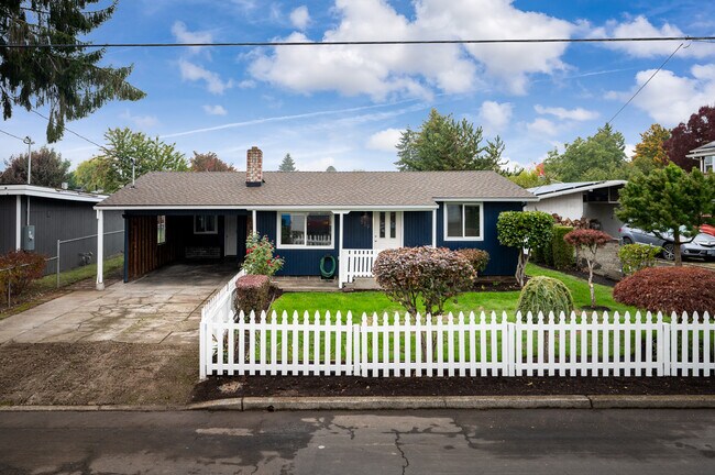 Building Photo - 519 S 8th Ave