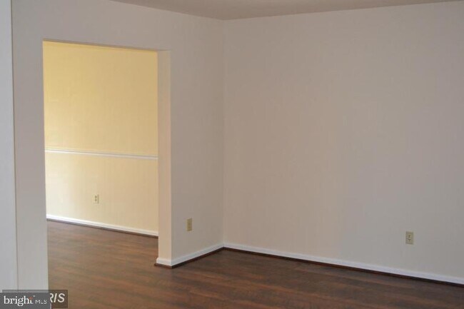 Building Photo - 19 Mudfort Dr