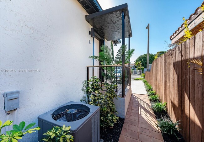 Foto del edificio - 3321 NW 19th Terrace