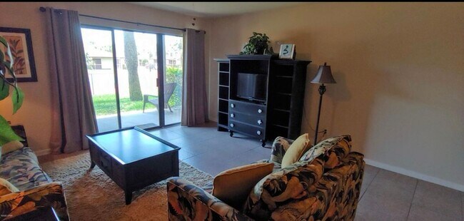 Foto del edificio - 2 BR and 2 Baths overlooking the Tennis Court