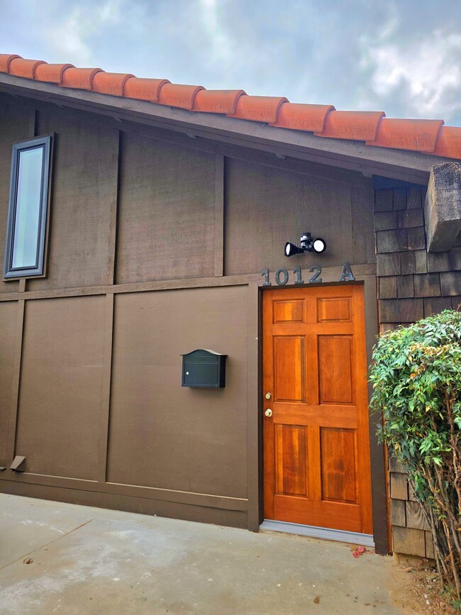 Building Photo - 1012 S Ynez Ave