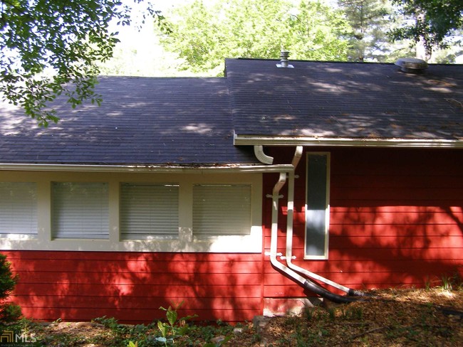 Building Photo - 450 S Hillcrest Dr