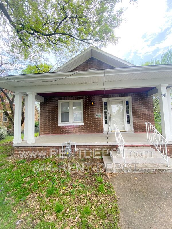 Primary Photo - 741 E. Riverside Dr