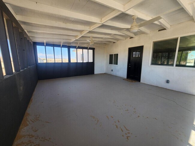 Building Photo - Beautiful Remodeled Home