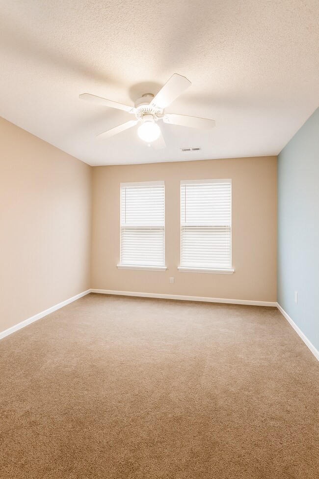 Foto del edificio - 6 Valley Glen Ct