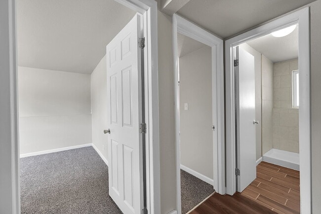 Foto del edificio - $2,195.00, 4 bed, 2 bath, located on Color...