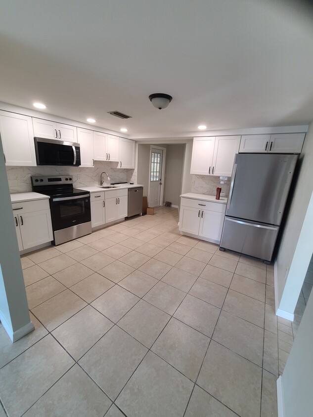 Primary Photo - 6245 Lodge Dr
