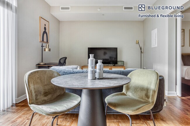 Foto del edificio - 1011 4th St NW