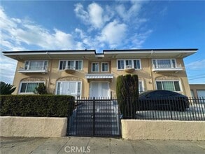 Building Photo - 4656 Oakwood Ave